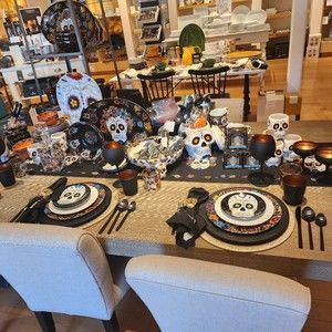 Meet your Posher, Leonor